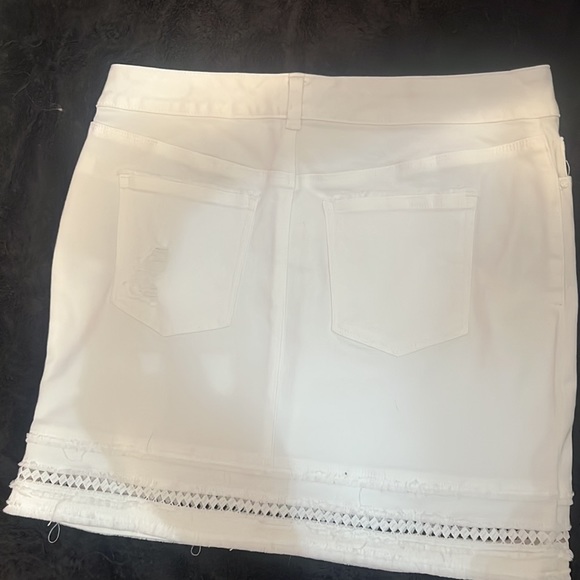 Skirt. 16” long. Never worn. - Picture 2 of 3